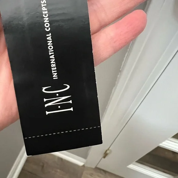 SALE 2/$20 INC Black & white Long Sleeve Tunic w/hankerchief hem - Picture 6 of 6